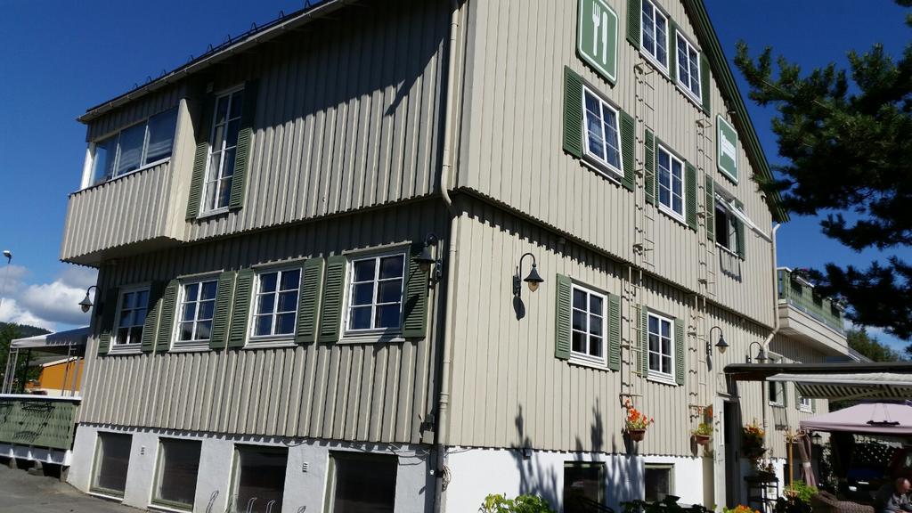 Vertshuset Fannarheimr - Bed &Breakfast Hotell Fannrem Eksteriør bilde